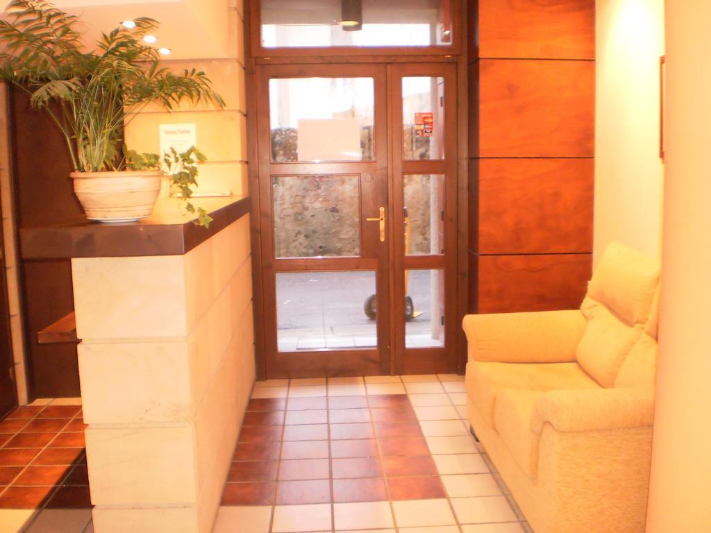 Hostal Patron Кастаньярес-де-Риоха Экстерьер фото