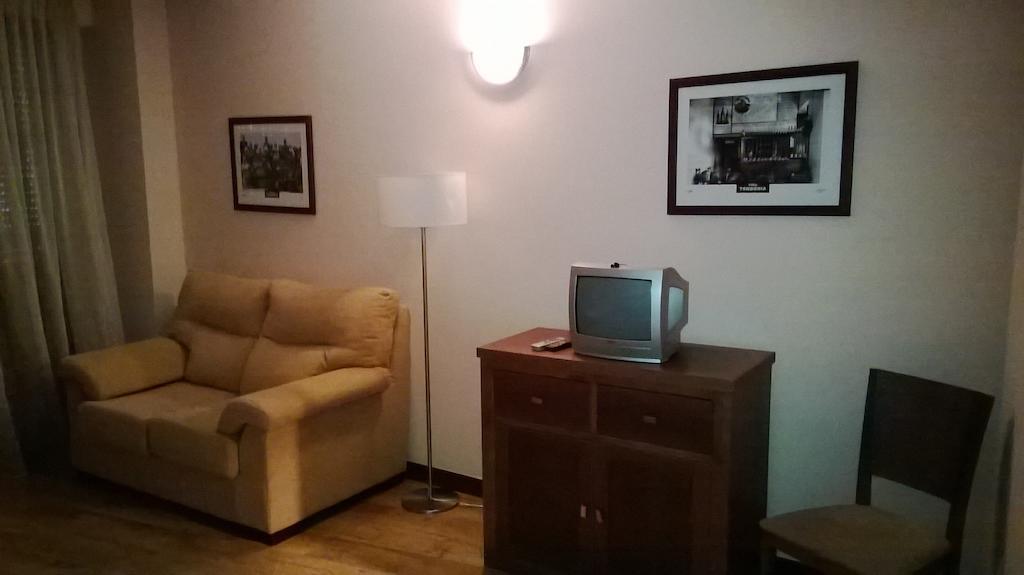 Hostal Patron Кастаньярес-де-Риоха Номер фото