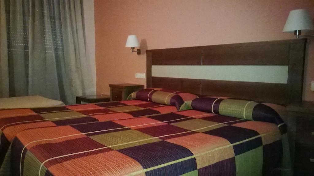 Hostal Patron Кастаньярес-де-Риоха Номер фото