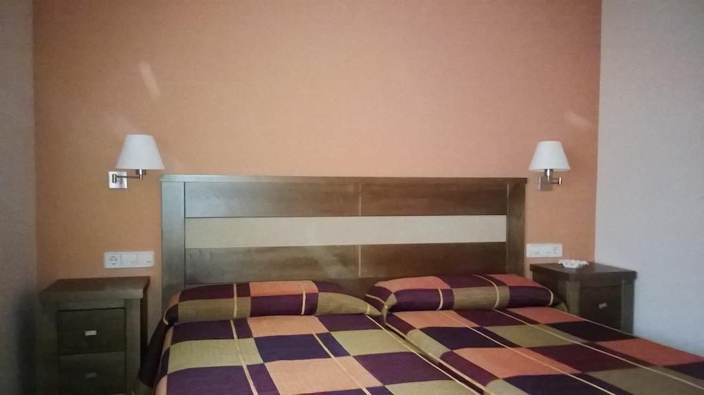 Hostal Patron Кастаньярес-де-Риоха Номер фото